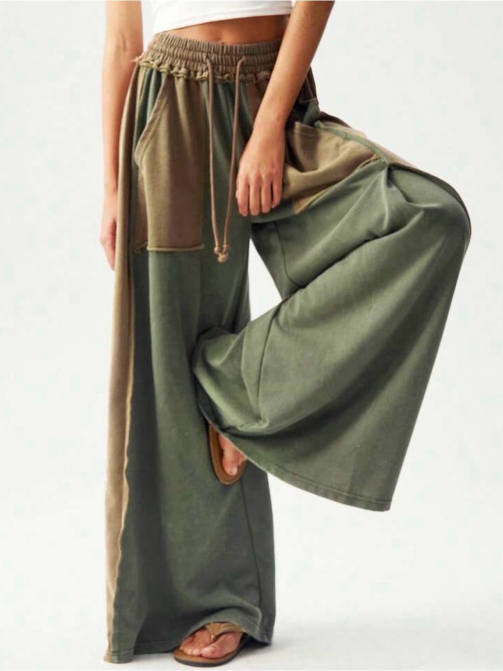 Wide Leg Pull-On Pants in Olive & Tan